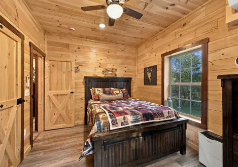 Homesteader modular log home bedroom