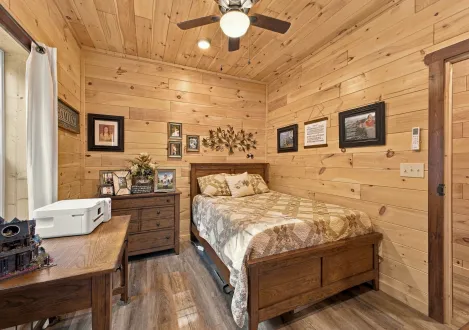 Homesteader modular log home bedroom