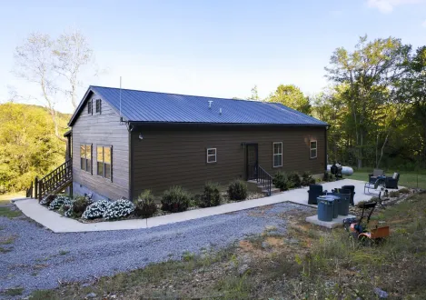 Homesteader modular log home exterior